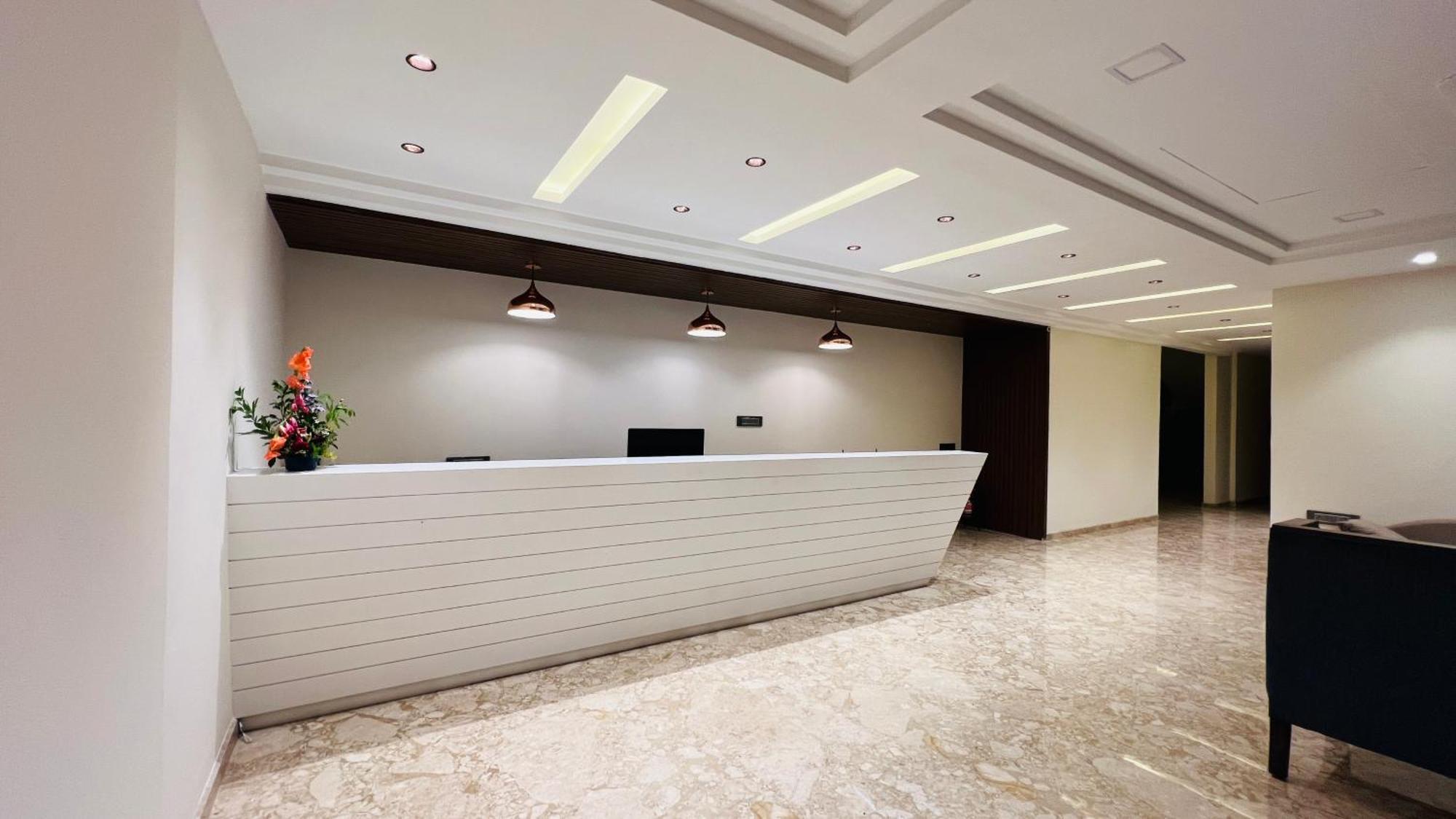 Hotel Aashraya Dod Jala 外观 照片