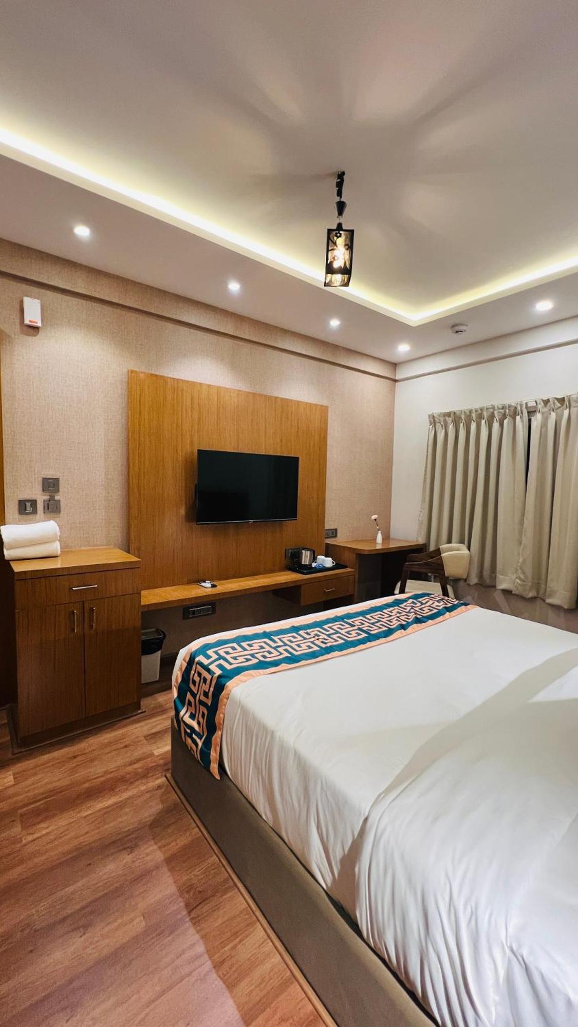 Hotel Aashraya Dod Jala 外观 照片