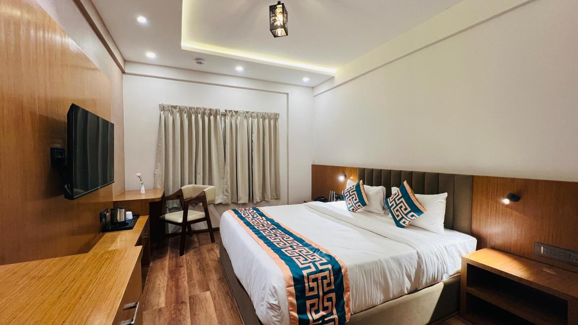 Hotel Aashraya Dod Jala 外观 照片