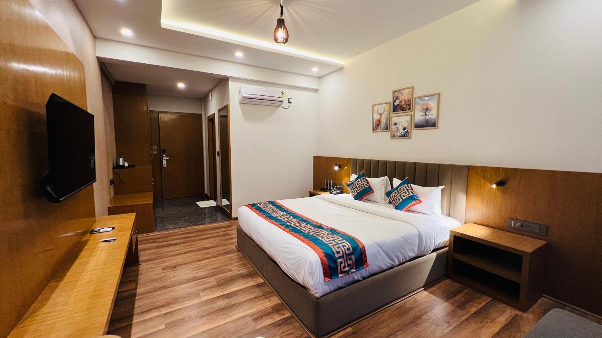 Hotel Aashraya Dod Jala 外观 照片