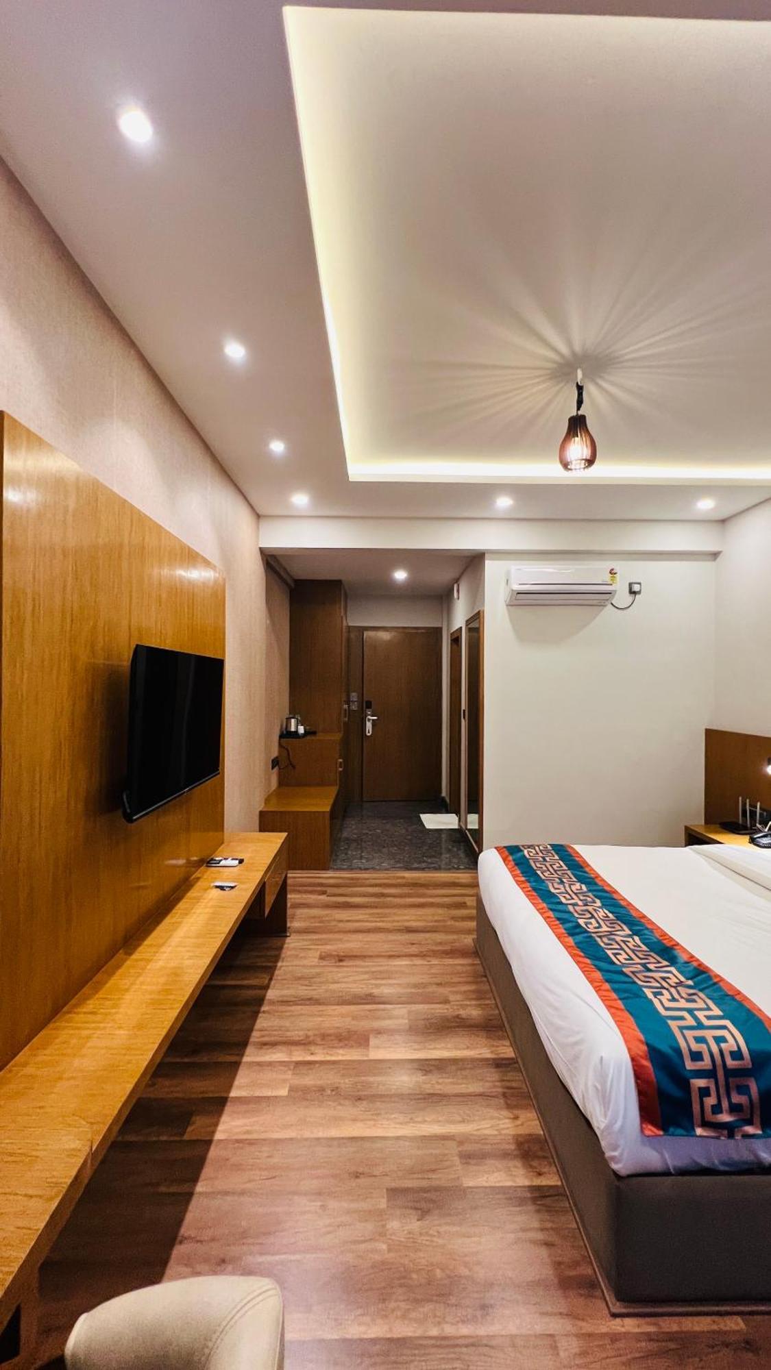 Hotel Aashraya Dod Jala 外观 照片