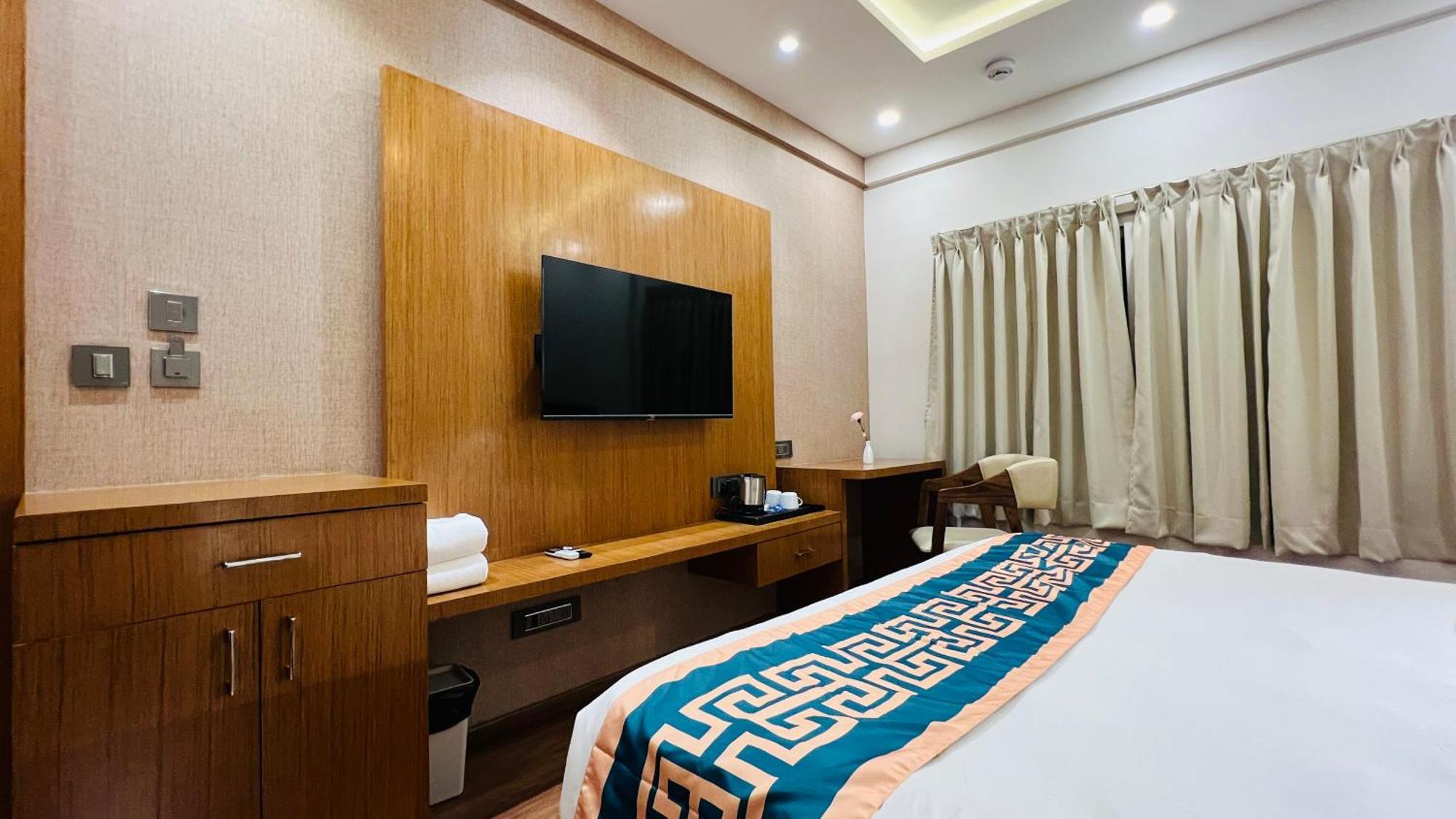 Hotel Aashraya Dod Jala 外观 照片