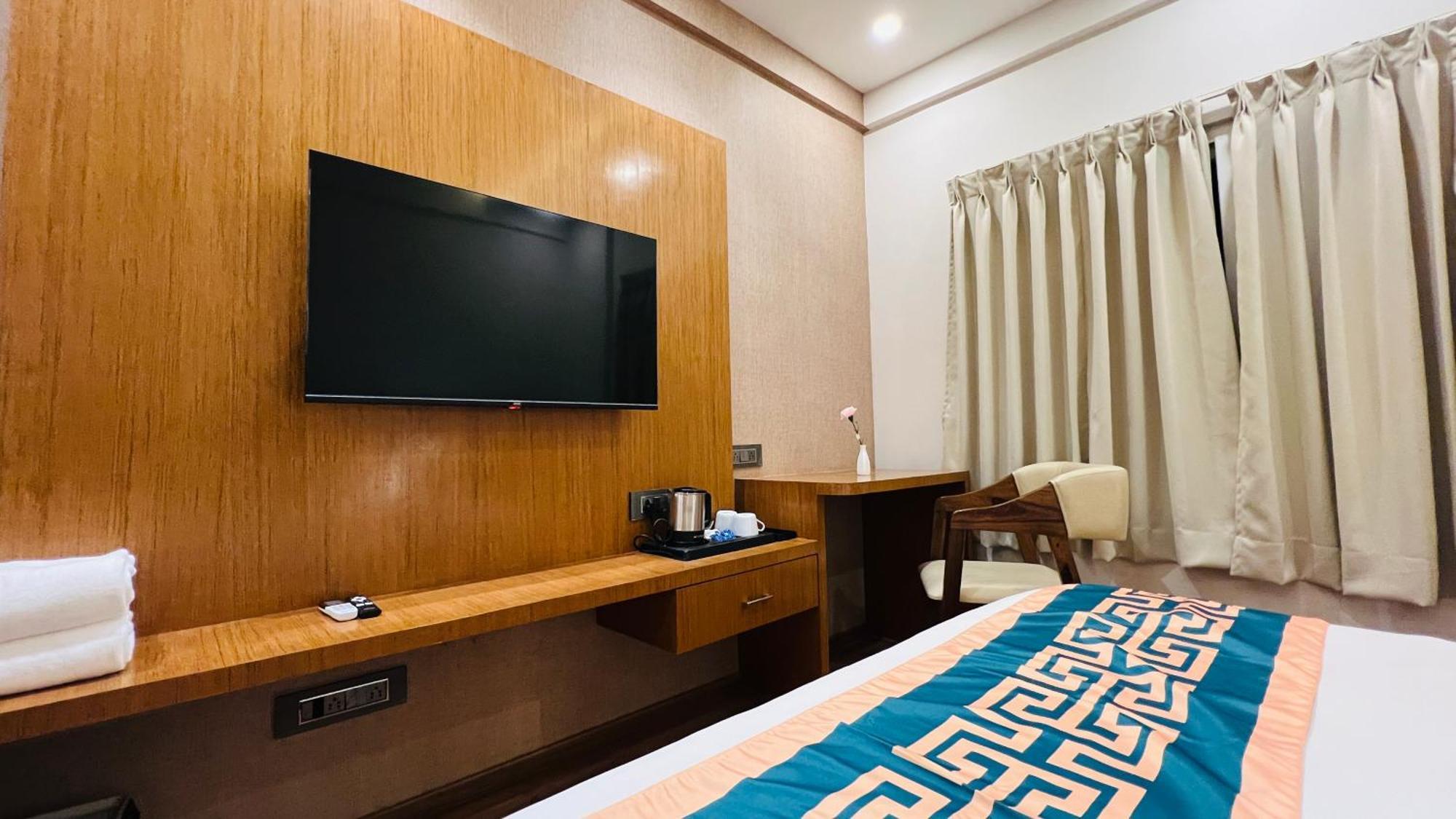 Hotel Aashraya Dod Jala 外观 照片